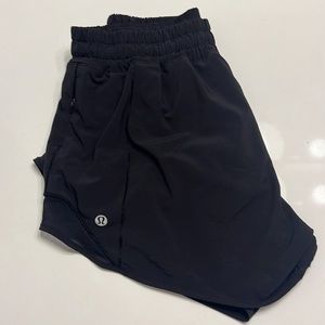 Lululemon Size:6 Tall hotty hot shorts (black)